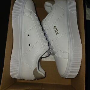 Fila Classic White Low-Top Sneakers